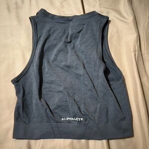 Alphalate status crop tank, size M